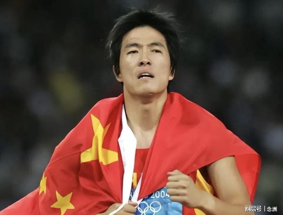 队报:托普默勒助手被解雇后与朗斯决裂,他的战术也被球员质疑